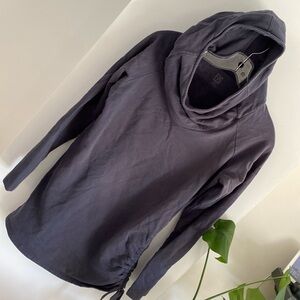 FIG CHALET Vancouver sweater navy blue size medium